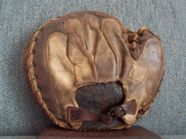 Early 1900's Crescent Catchers Mitt Back